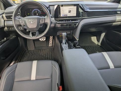 Used 2026 Toyota Camry SE FWD image 19