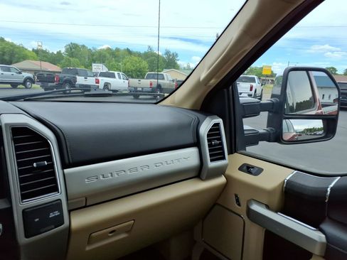 Used 2020 Ford F350 Lariat w/ Chrome Package AWD/4WD image 21