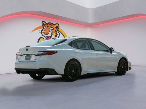 Used 2026 Toyota Camry SE FWD image 6