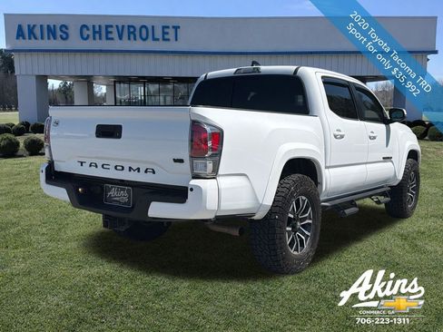 Used 2020 Toyota Tacoma TRD Sport w/ Technology Package AWD/4WD image 5