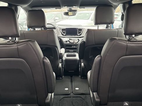 New 2026 Chrysler Pacifica Select image 23