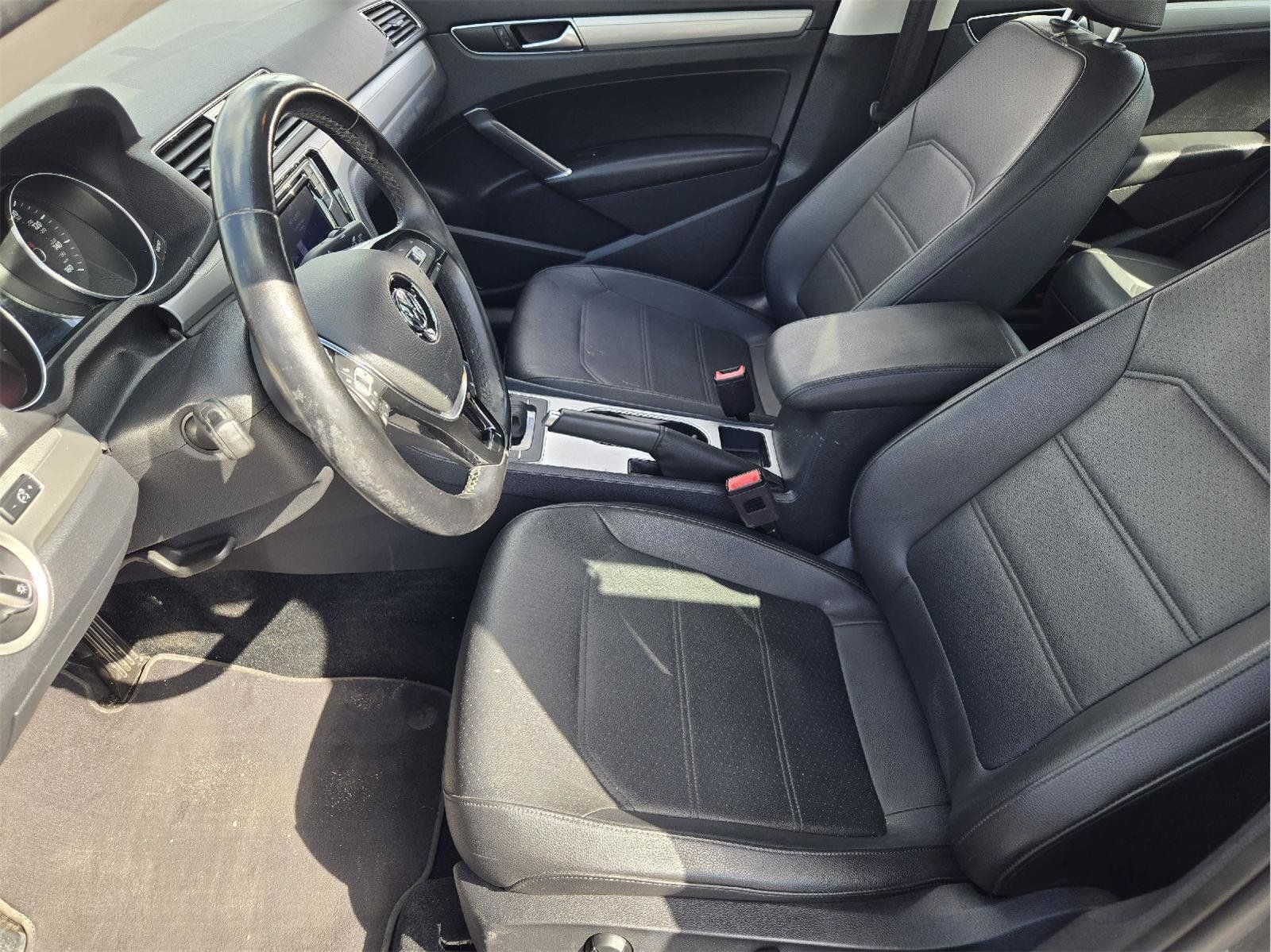 Used 2019 Volkswagen Passat 2.0T Wolfsburg FWD image 10