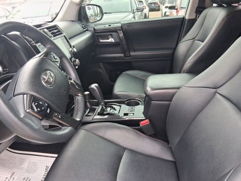Used 2021 Toyota 4Runner Venture image 14