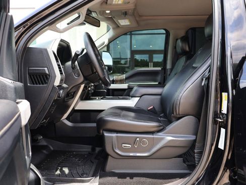 Used 2019 Ford F250 Lariat w/ Lariat Ultimate Package AWD/4WD image 11