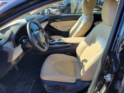 Used 2022 Toyota Avalon XLE image 10