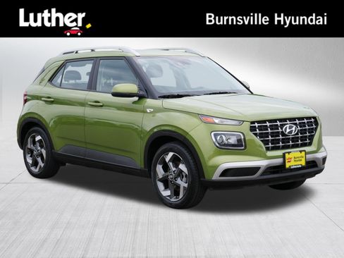 Used 2022 Hyundai Venue SEL FWD image 1
