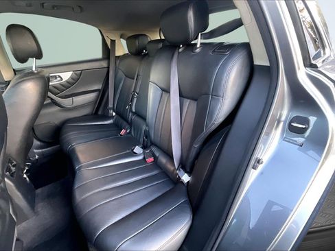 Used 2015 INFINITI QX70 AWD w/ Premium Package image 26