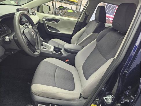 Used 2020 Toyota RAV4 XLE w/ Convenience Package AWD/4WD image 9