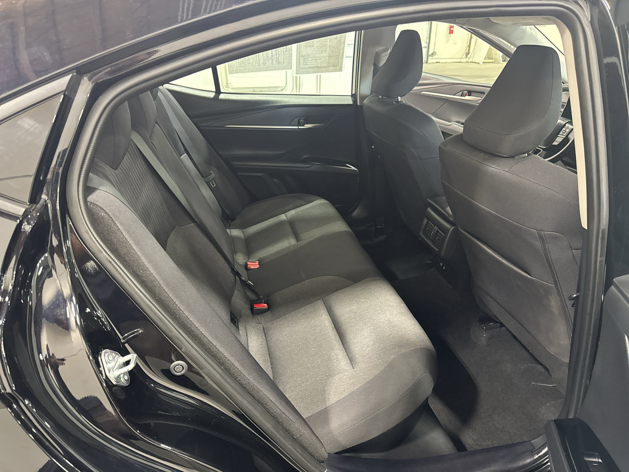 Used 2025 Toyota Camry LE FWD image 29