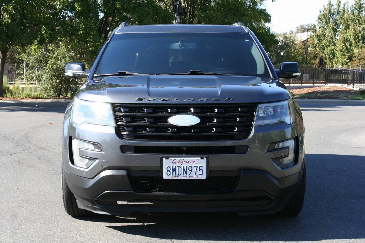 Used 2016 Ford Explorer Sport w/ Equipment Group 401A AWD/4WD image 2