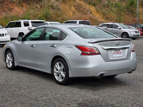 Used 2015 Nissan Altima 2.5 SV FWD image 16