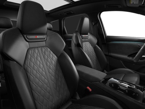 Certified 2025 Audi SQ6 e-tron Prestige w/ Black Edition One AWD/4WD image 5