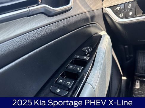 Used 2025 Kia Sportage X-Line AWD/4WD image 26