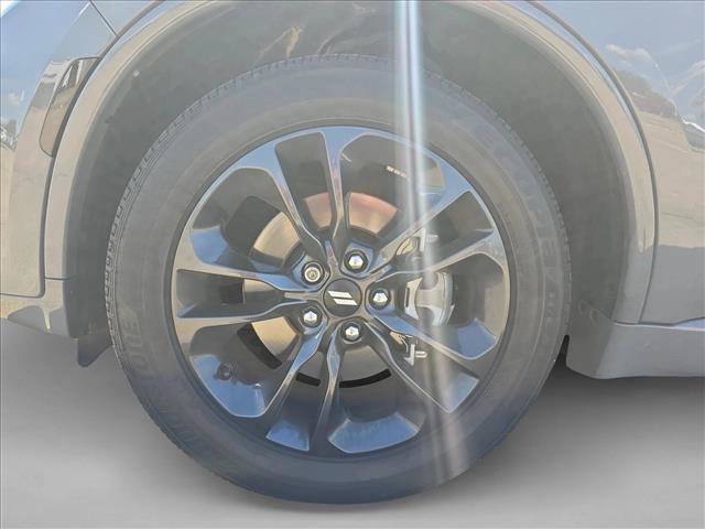 Used 2025 Dodge Durango GT w/ Blacktop Package RWD image 26