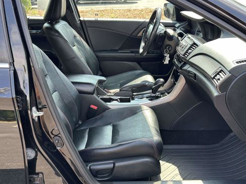 Used 2017 Honda Accord Sport Special Edition image 6