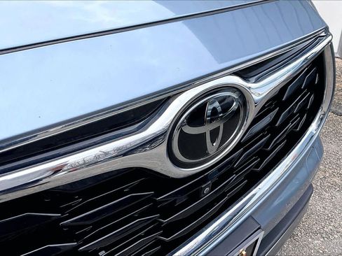 Used 2023 Toyota Highlander Platinum AWD/4WD image 29