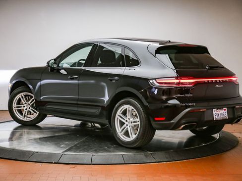 Certified 2025 Porsche Macan AWD/4WD image 3