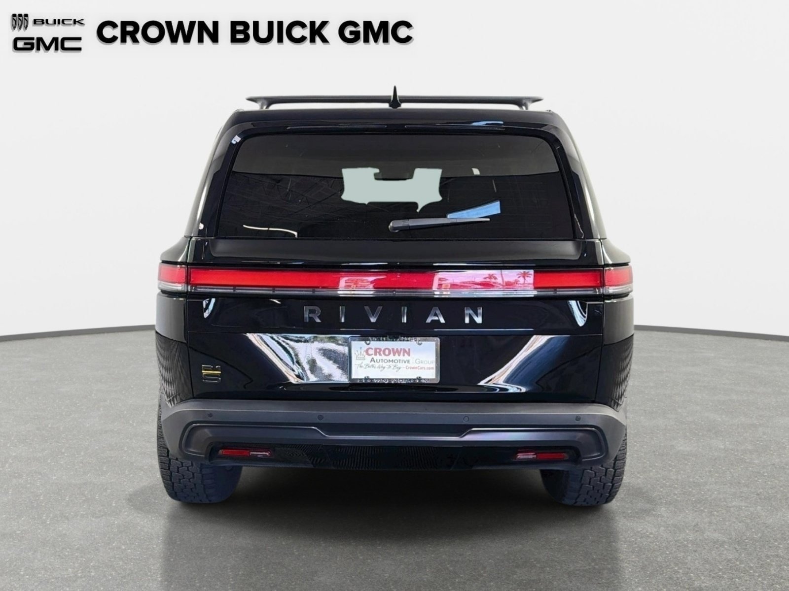 Used 2025 Rivian R1S Premium Dual AWD/4WD image 6