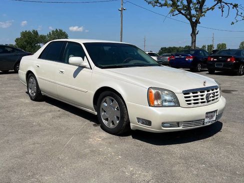Used 2000 Cadillac De Ville DTS w/ Safety/Security Pkg image 4
