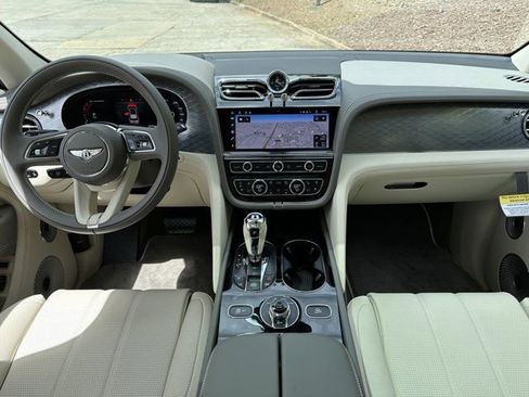 New 2024 Bentley Bentayga Extended Wheelbase image 4