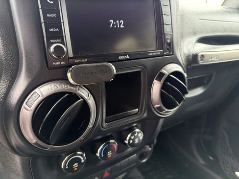 Used 2018 Jeep Wrangler Unlimited Sport AWD/4WD image 21