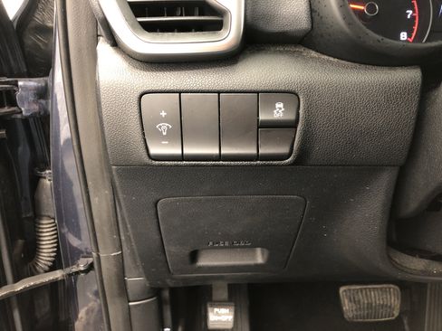 Used 2019 Kia Sportage LX image 16