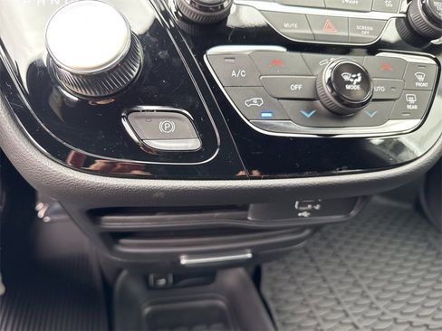 New 2026 Chrysler Voyager LX image 17