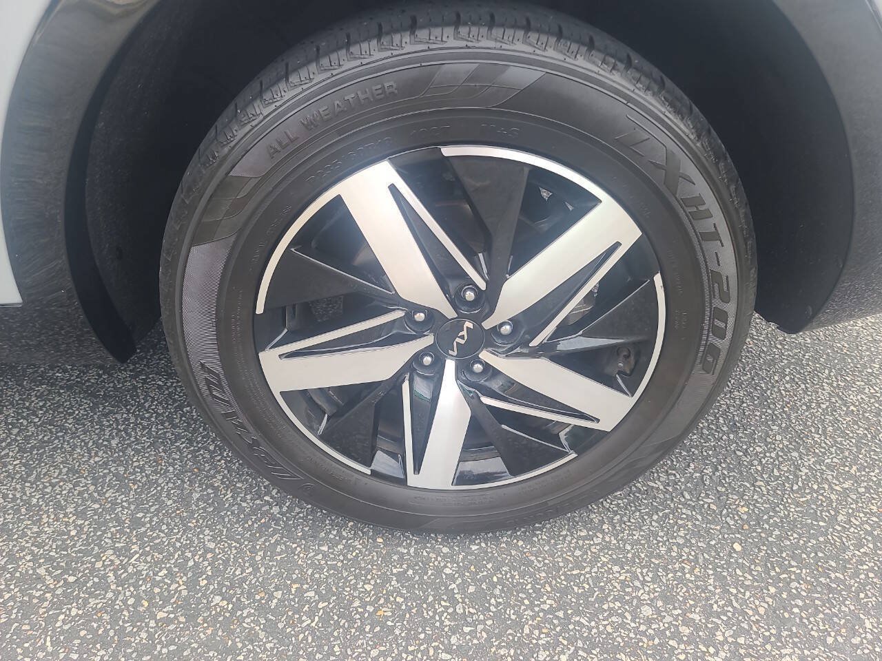 Used 2023 Kia Sorento EX FWD image 11