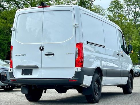 Used 2025 Mercedes-Benz Sprinter 2500 image 9