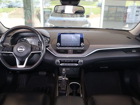 Used 2024 Nissan Altima 2.5 SR FWD image 32