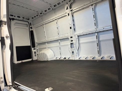 Used 2024 RAM ProMaster 2500 w/ Convenience Group FWD image 28
