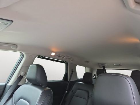 Used 2025 Nissan Pathfinder SL AWD/4WD image 12