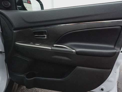 New 2025 Mitsubishi Outlander Sport SE image 10