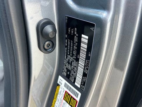 Used 2026 Toyota Sienna XLE FWD image 10