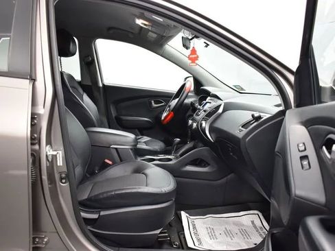 Used 2011 Hyundai Tucson GLS image 17