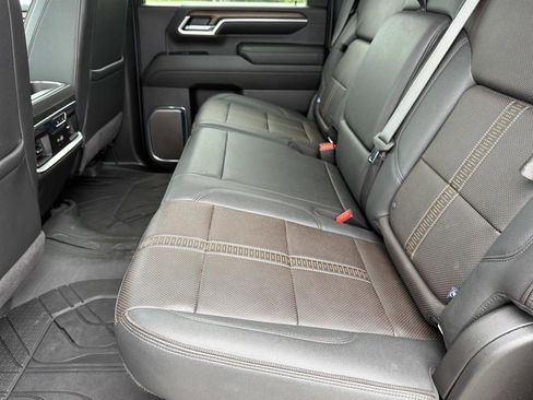 Used 2024 Chevrolet Silverado 2500 High Country w/ Technology Package AWD/4WD image 16