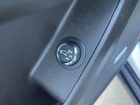 Used 2020 Chevrolet Traverse Premier w/ Redline Edition image 17