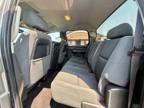 Used 2009 Chevrolet Silverado 2500 W/T AWD/4WD image 12