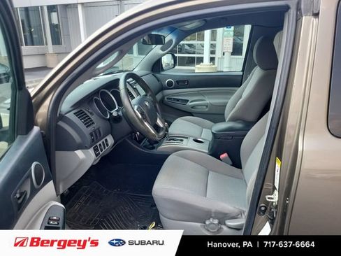 Used 2014 Toyota Tacoma 4x4 Access Cab V6 w/ SR5 Package image 7