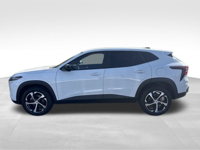Used 2024 Chevrolet Trax RS w/ Driver Confidence Package FWD image 4