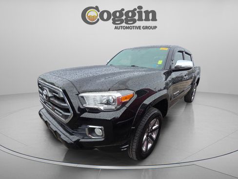 Used 2016 Toyota Tacoma Limited image 4