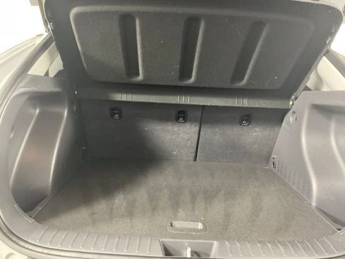 Used 2025 Hyundai Kona SEL FWD image 25