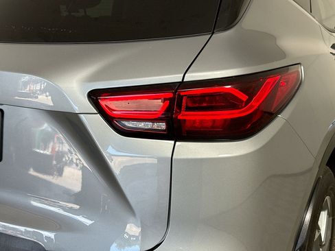 Used 2024 Chevrolet Blazer LT image 32