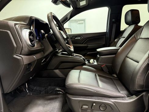 Used 2023 Chevrolet Colorado LT w/ LT Convenience Package III AWD/4WD image 11