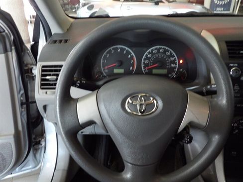 Used 2010 Toyota Corolla image 13