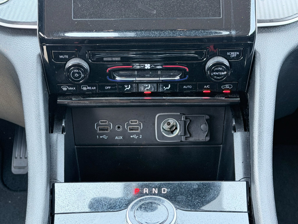 Used 2023 Jeep Grand Cherokee L Laredo RWD image 17
