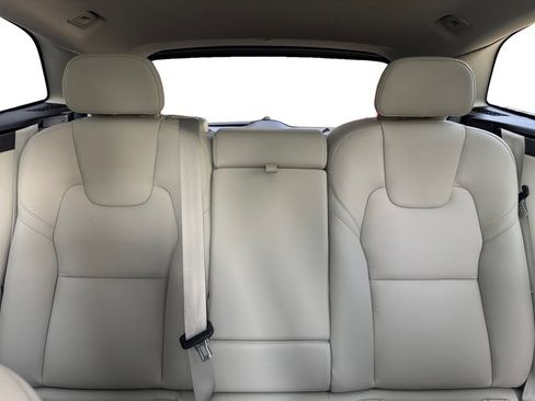 Certified 2024 Volvo XC60 B5 Plus w/ Climate Package AWD/4WD image 23
