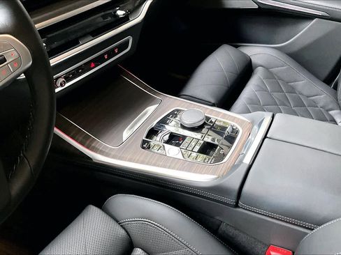 Certified 2026 BMW X7 xDrive40i AWD/4WD image 16