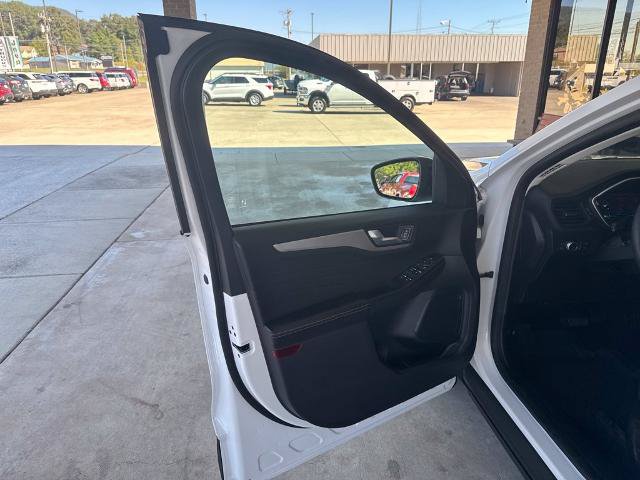 Certified 2021 Ford Escape SE w/ SE Sport Appearance Package FWD image 15