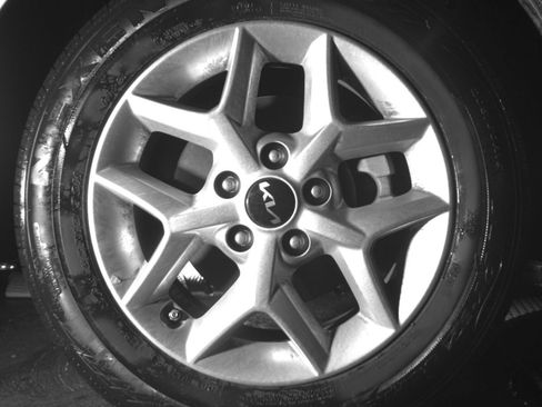 Used 2025 Kia Soul LX w/ LX Technology Package FWD image 16